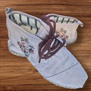 Toms Suede Embroidered Flats with Maroon Laces